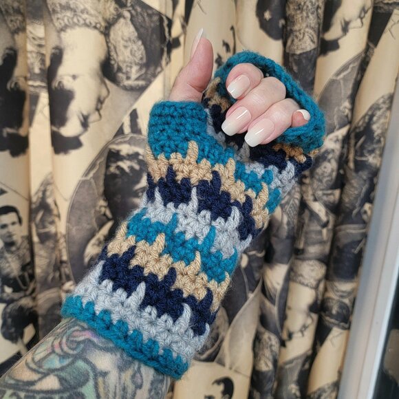 Handmade Fingerless Gloves Wrist Warmers - Picture 1 of 2